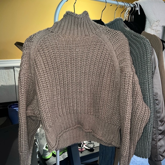 HM knit turtle necks - BUNDLE FOR SAVINGS - Picture 2 of 2